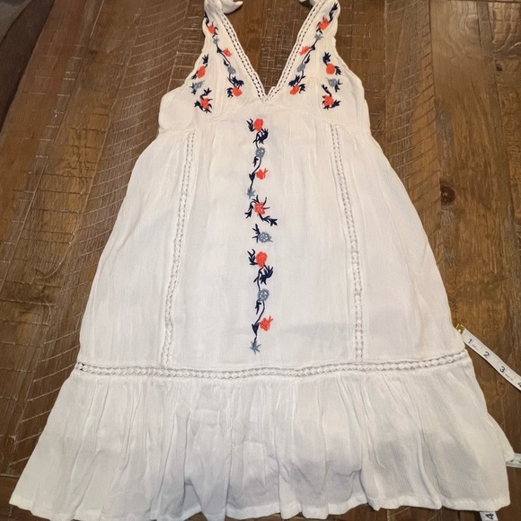 Jessica Simpson Floral Embroidered White Sun Dress Size Medium - Picture 4 of 8